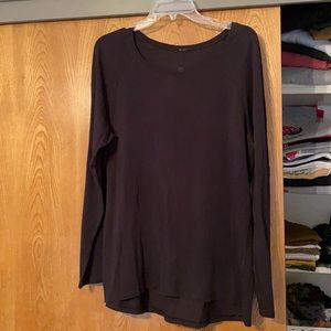 Black long sleeve Lululemon shirt